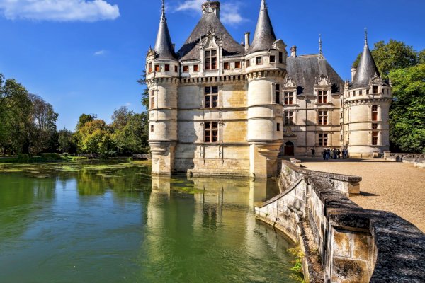 Ophorus Tours - Visit Azay-le-Rideau Castle: Guided Half-Day Tour from Tours