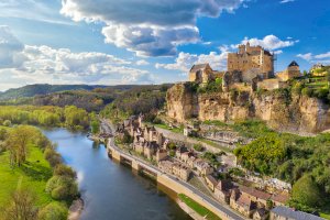 Ophorus Blog - Dordogne Villages Guide: Beynac, La Roque-Gageac, Domme & Beyond (2026)