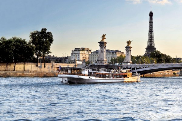 Ophorus Tours - Luxury Seine River Cruise & Fine Dining in Paris France 