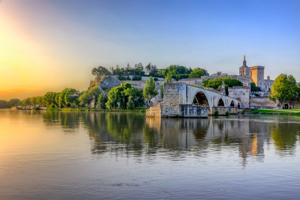 Ophorus Tours - Transfers from Avignon